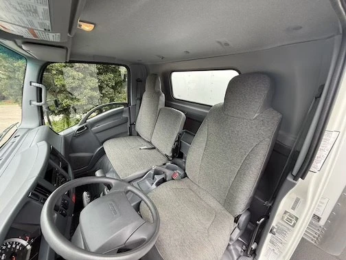 2022 Isuzu Elf - Image 20 of 27