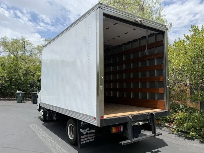 2022 Isuzu Elf - Image 6 of 27