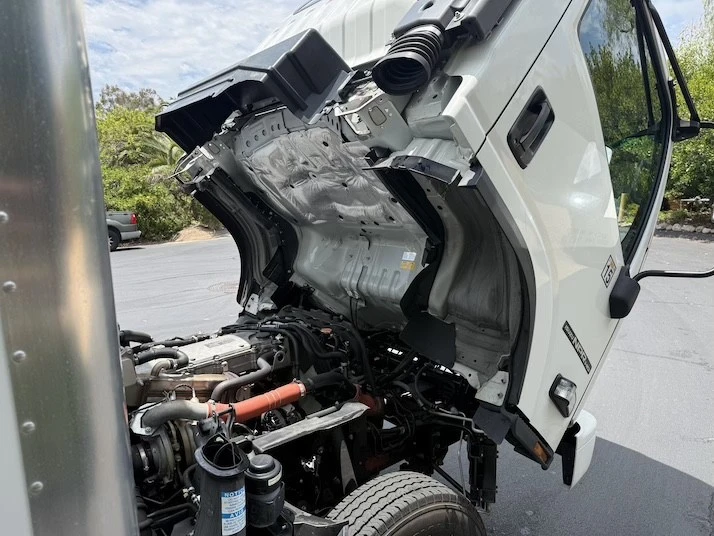 2022 Isuzu Elf - Image 25 of 27