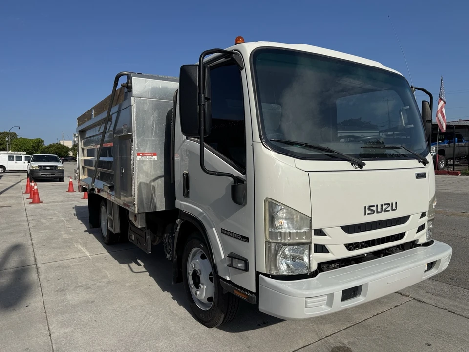 2022 Isuzu Elf - Image 5 of 19