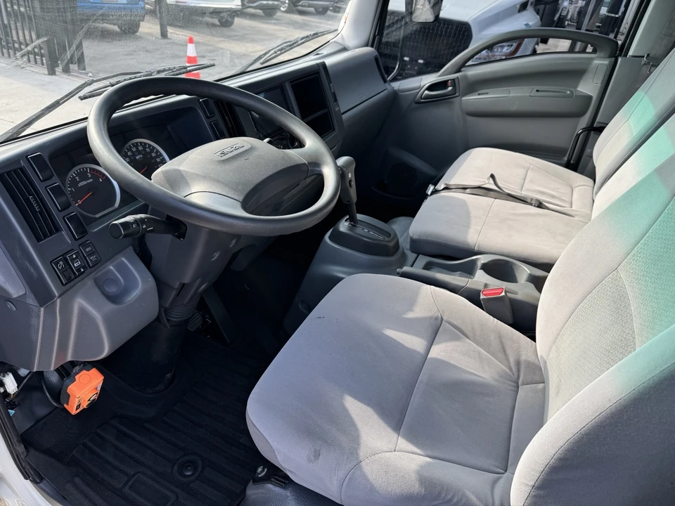 2022 Isuzu Elf - Image 15 of 19