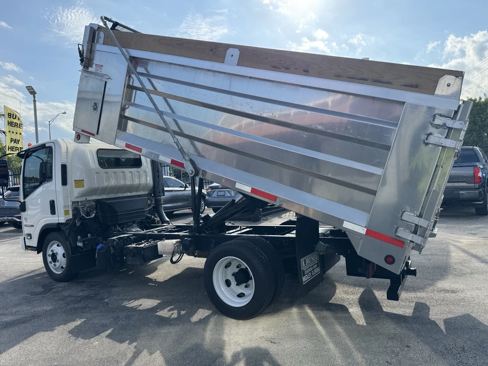 2022 Isuzu Elf - Image 11 of 19