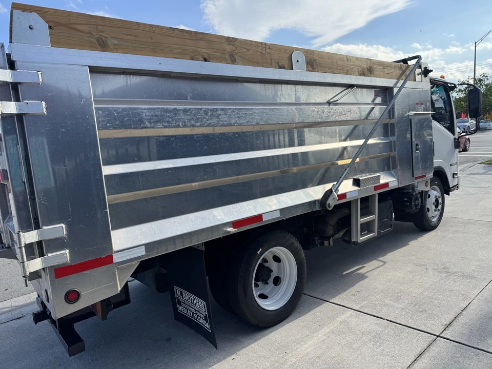 2022 Isuzu Elf - Image 7 of 19
