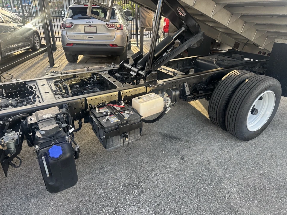 2022 Isuzu Elf - Image 19 of 19