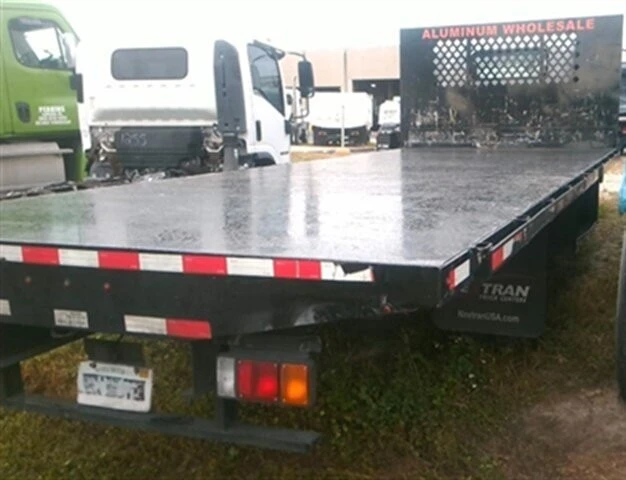 2022 Isuzu Elf - Image 3 of 9