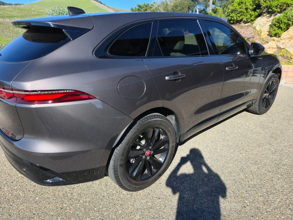 2022 Jaguar F-Pace - Image 3 of 12