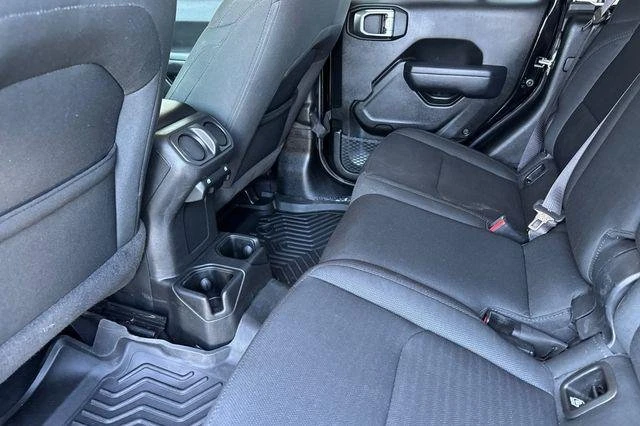2022 Jeep JT Gladiator - Image 9 of 15