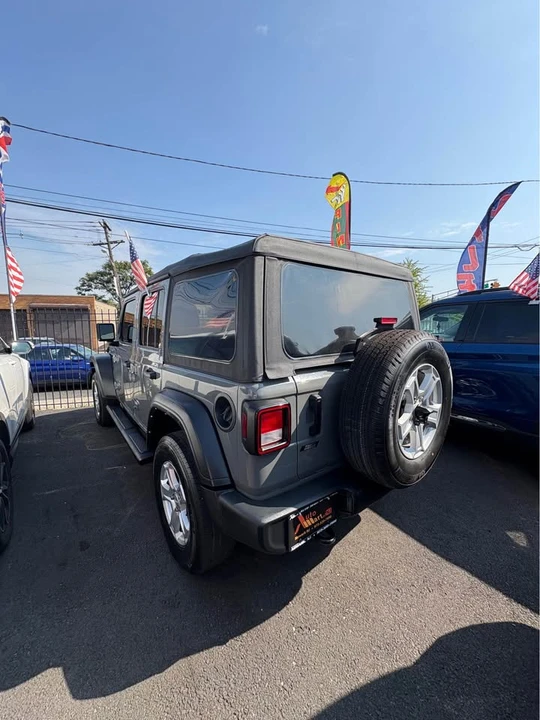 2022 Jeep JL Wrangler - Image 2 of 2