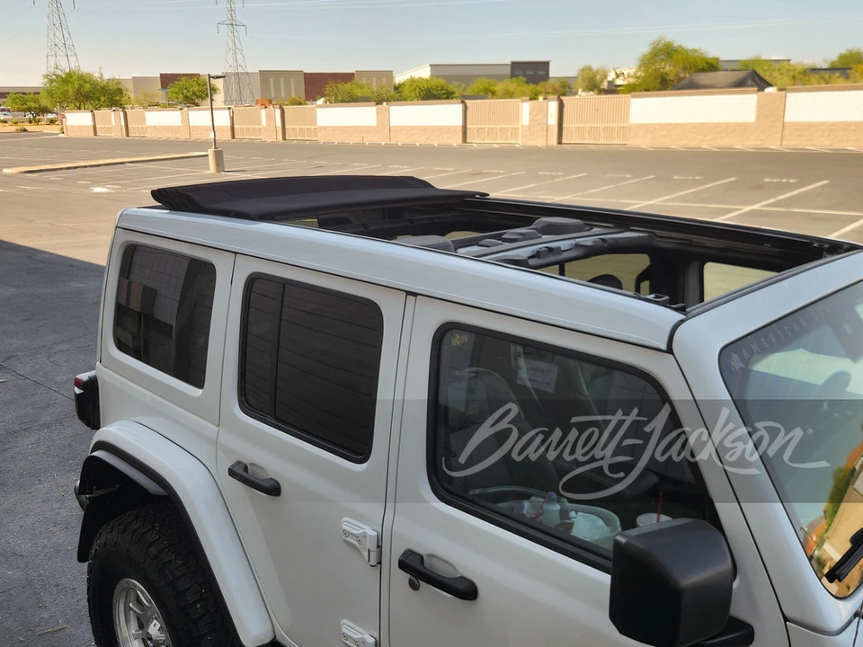 2022 Jeep JL Wrangler - Image 17 of 31