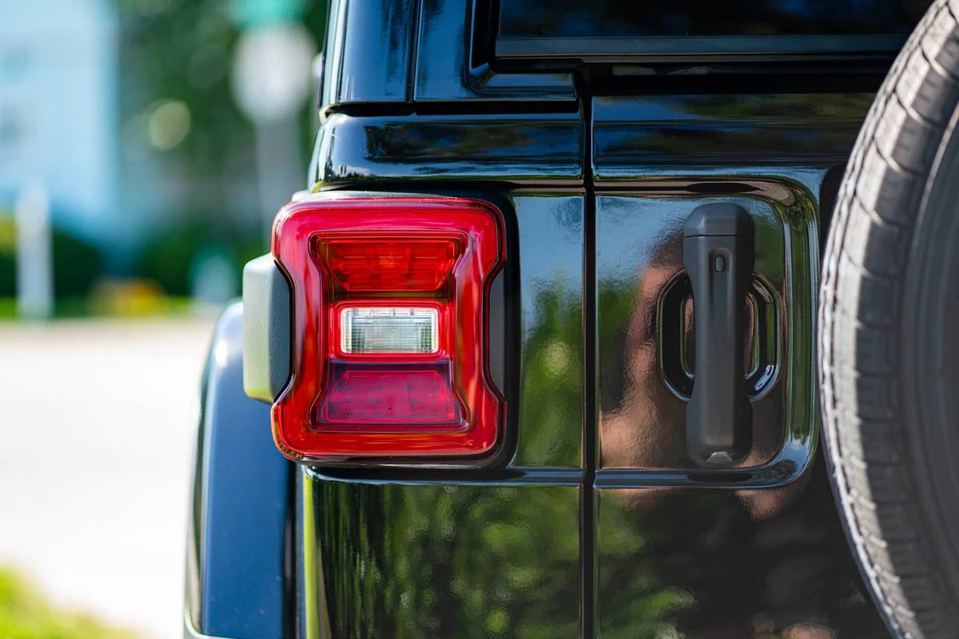 2022 Jeep JL Wrangler - Image 8 of 18
