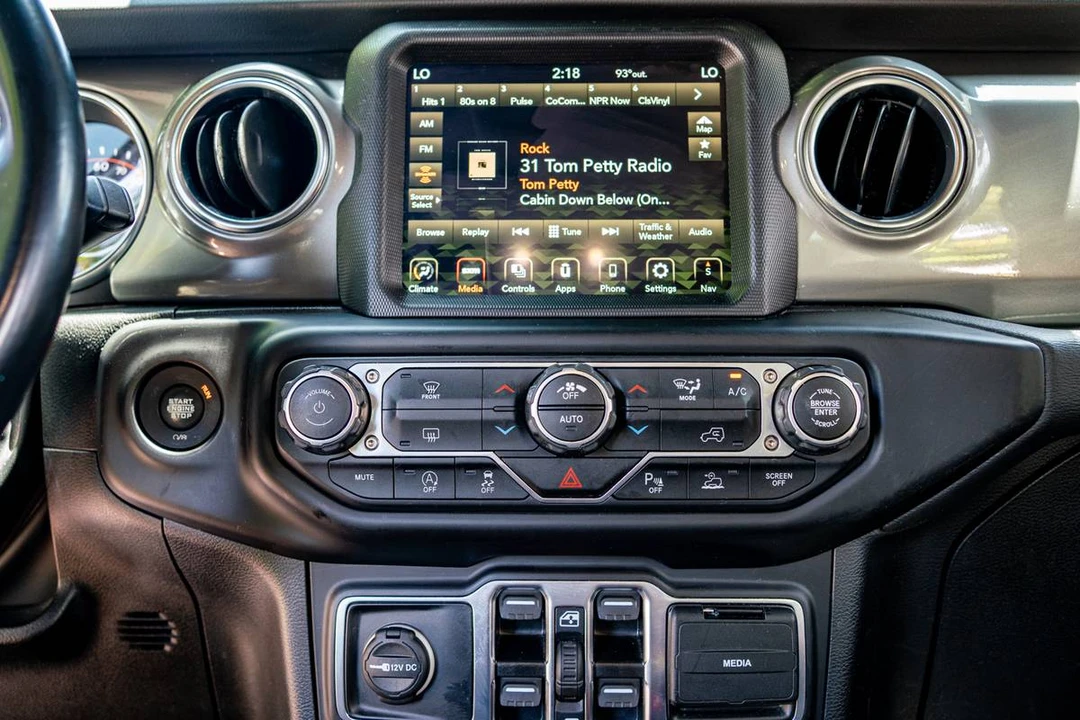 2022 Jeep JL Wrangler - Image 13 of 18