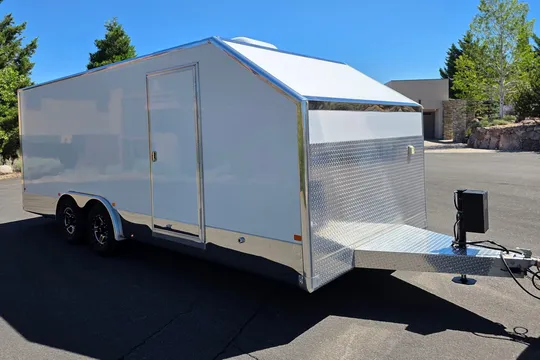 2022 JIMGLO Elite 20′ Enclosed Trailer