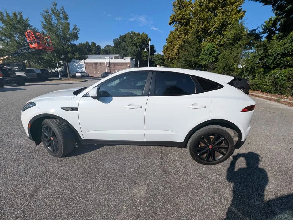 2022 Jaguar E-Pace - Image 8 of 14