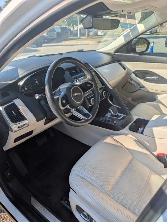 2022 Jaguar E-Pace - Image 10 of 14