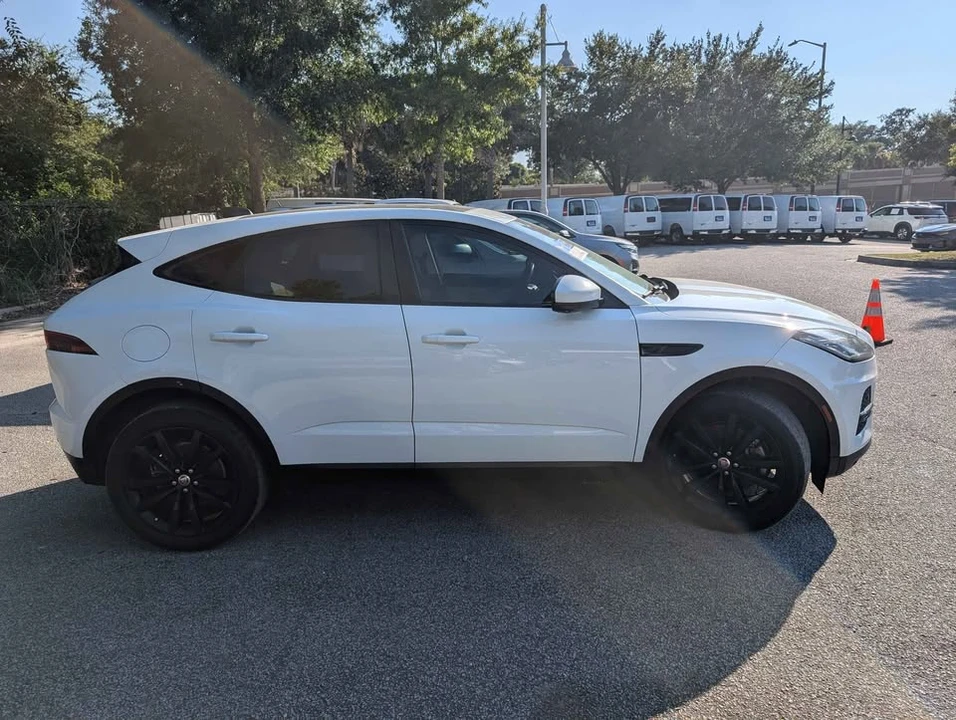 2022 Jaguar E-Pace - Image 4 of 14