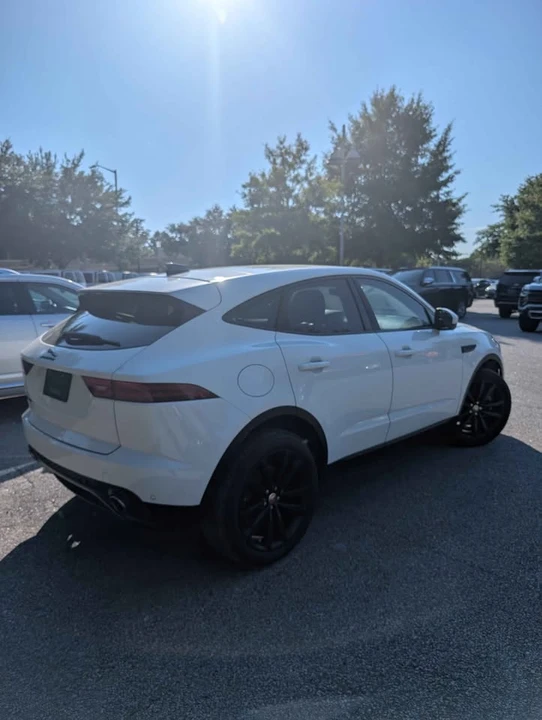 2022 Jaguar E-Pace - Image 5 of 14