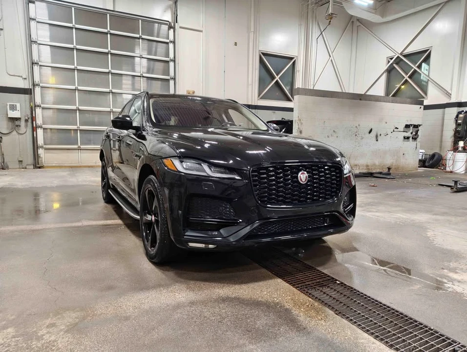 2022 Jaguar F-Pace - Image 5 of 8