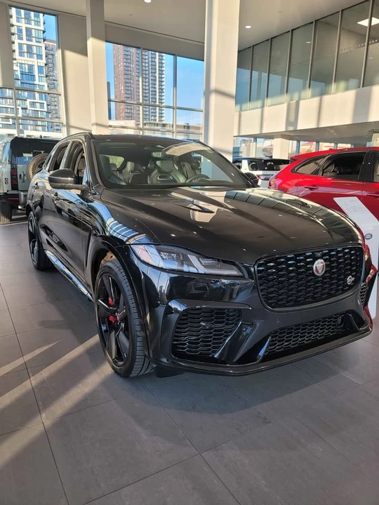 2022 Jaguar F-Pace - Image 2 of 8