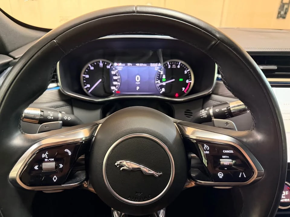 2022 Jaguar F-Pace - Image 6 of 9