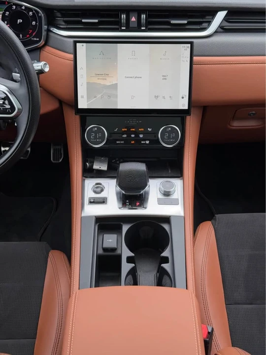 2022 Jaguar F-Pace - Image 4 of 6
