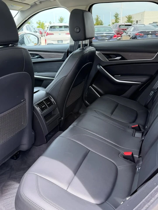 2022 Jaguar F-Pace - Image 5 of 10