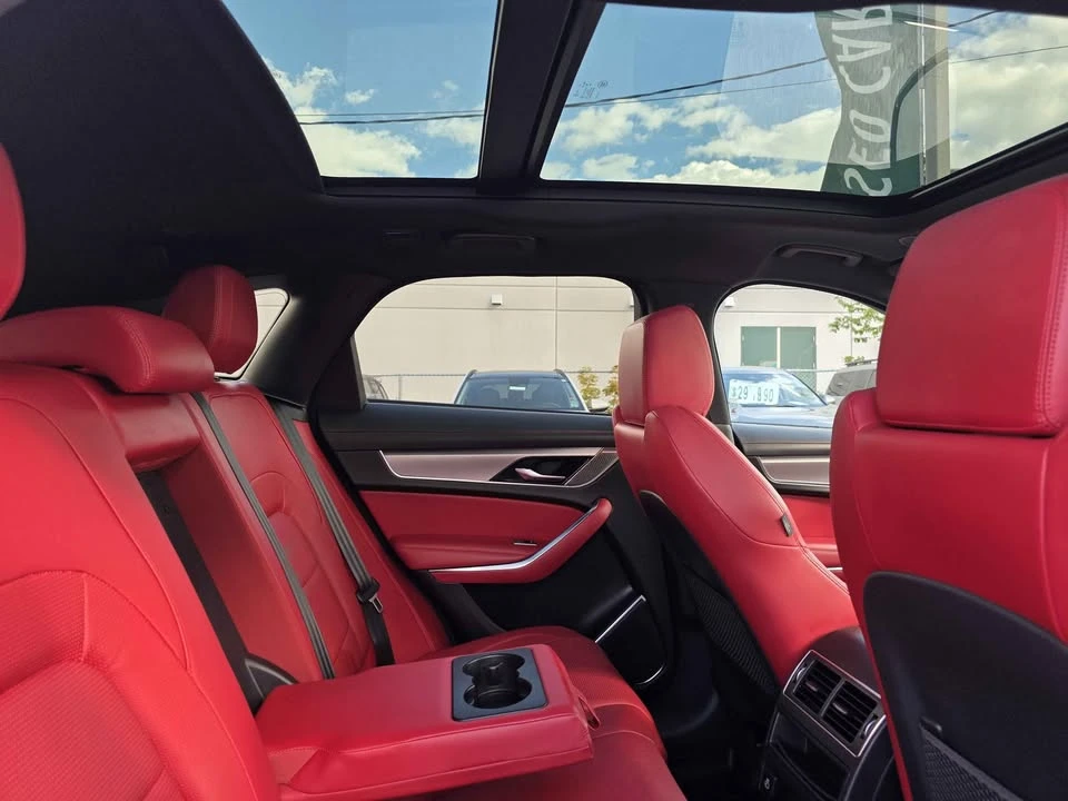 2022 Jaguar F-Pace - Image 3 of 8