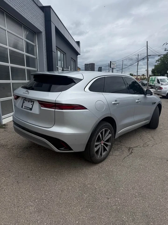 2022 Jaguar F-Pace - Image 3 of 9