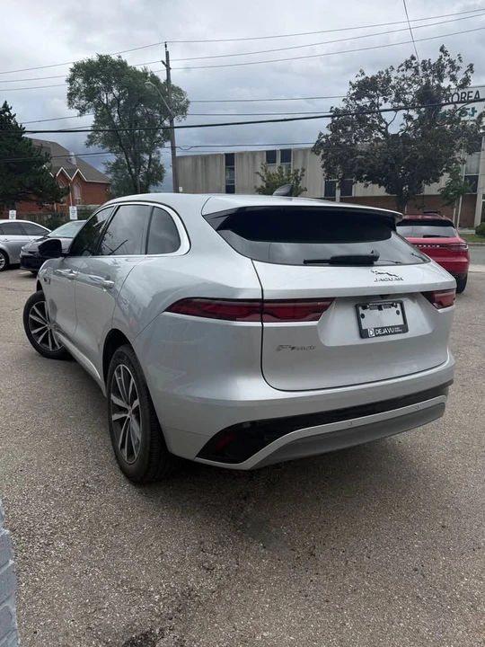 2022 Jaguar F-Pace - Image 4 of 9
