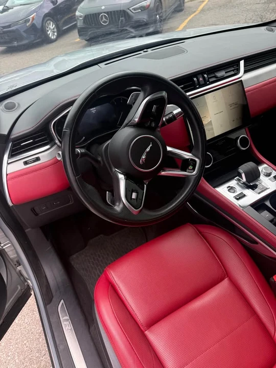2022 Jaguar F-Pace - Image 6 of 9