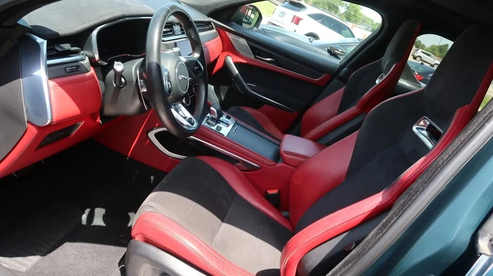 2022 Jaguar F-Pace - Image 17 of 20