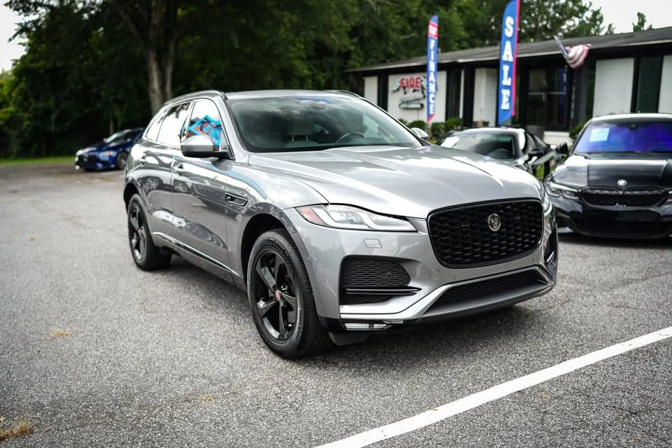 2022 Jaguar F-Pace - Image 5 of 18