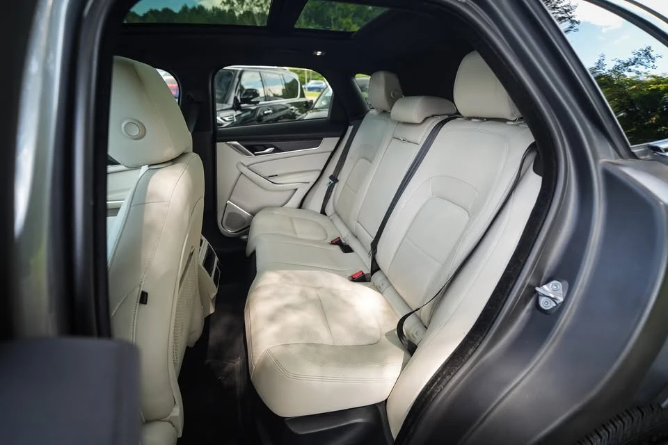2022 Jaguar F-Pace - Image 18 of 18