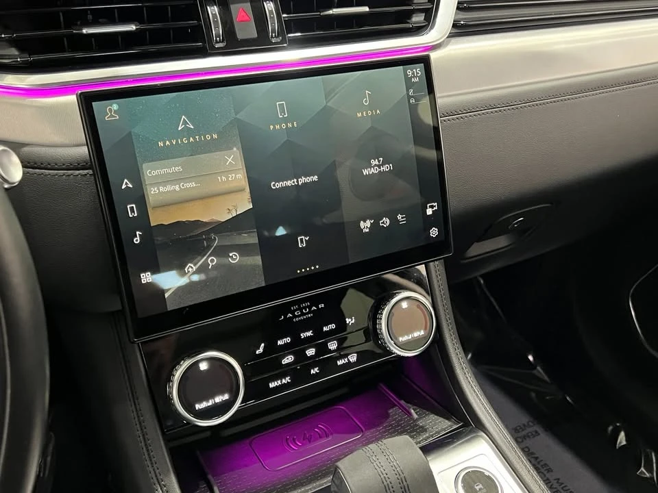 2022 Jaguar F-Pace - Image 2 of 17