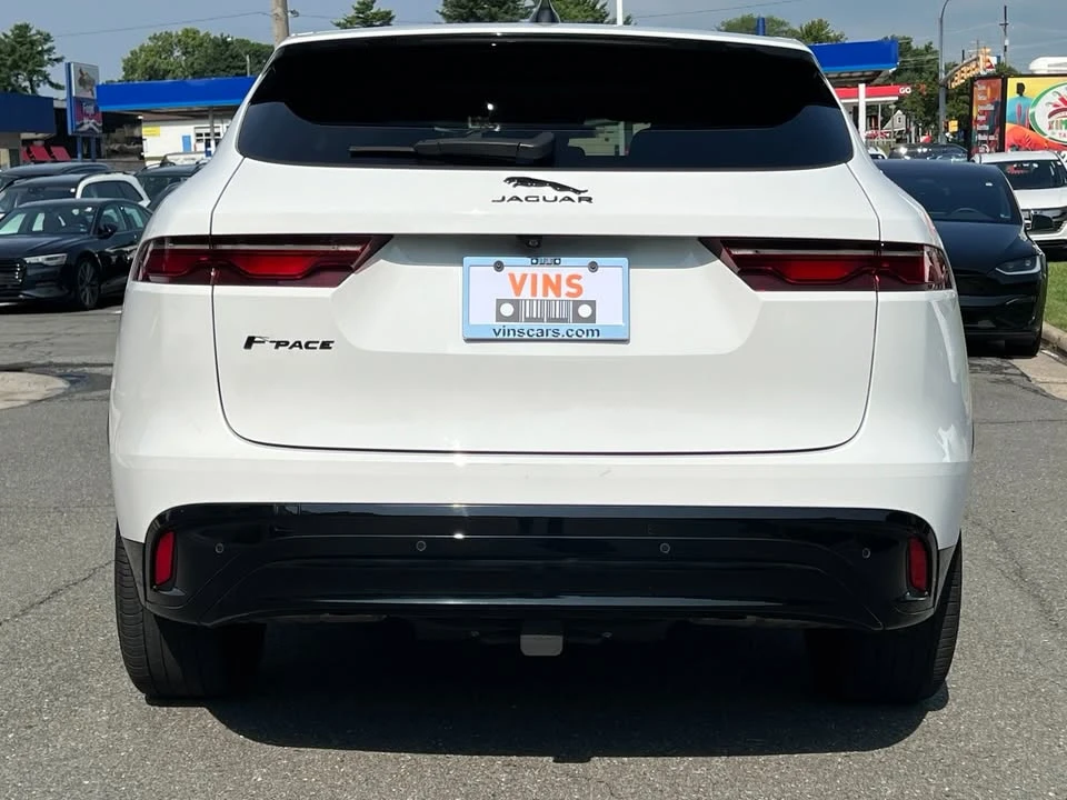 2022 Jaguar F-Pace - Image 9 of 17