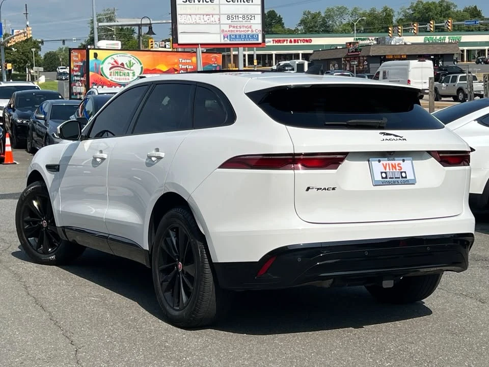 2022 Jaguar F-Pace - Image 15 of 17