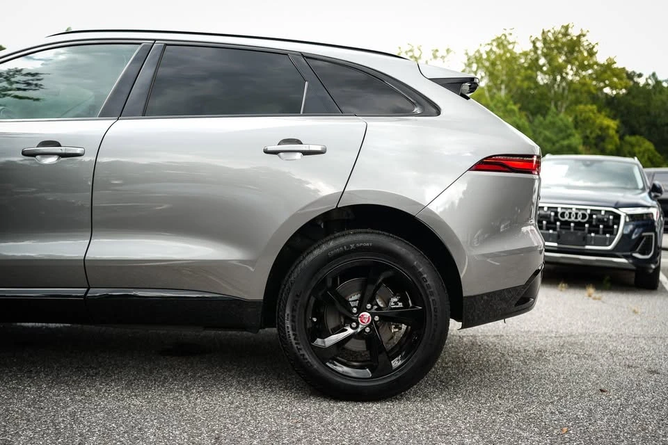 2022 Jaguar F-Pace - Image 8 of 18