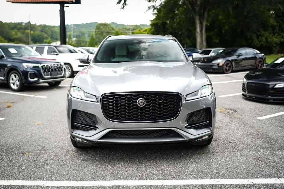2022 Jaguar F-Pace - Image 3 of 18