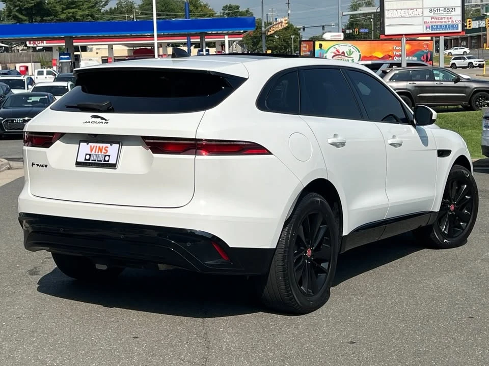 2022 Jaguar F-Pace - Image 16 of 17