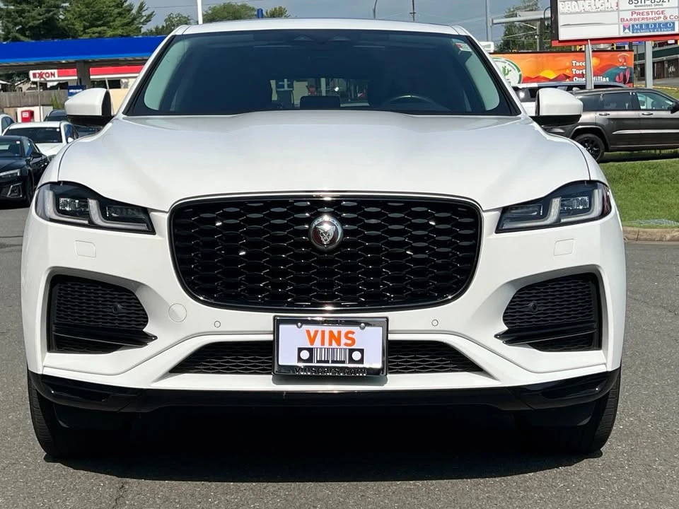 2022 Jaguar F-Pace - Image 8 of 17