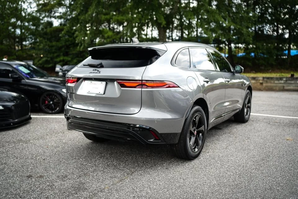 2022 Jaguar F-Pace - Image 11 of 18