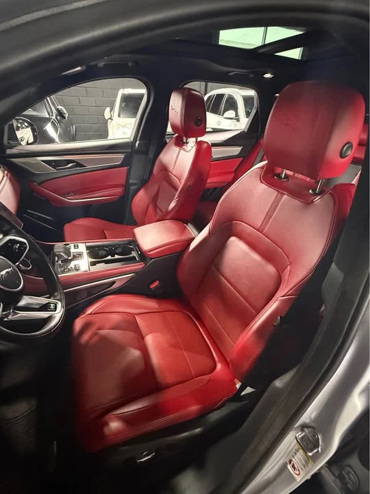 2022 Jaguar F-Pace - Image 8 of 9