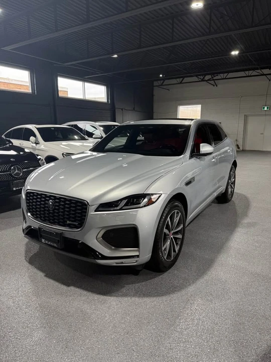 2022 Jaguar F-Pace - Image 2 of 9