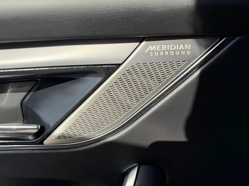 2022 Jaguar F-Pace - Image 17 of 20