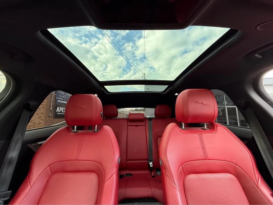 2022 Jaguar F-Pace - Image 6 of 9