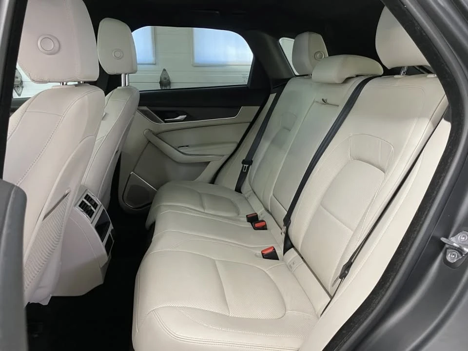 2022 Jaguar F-Pace - Image 15 of 20