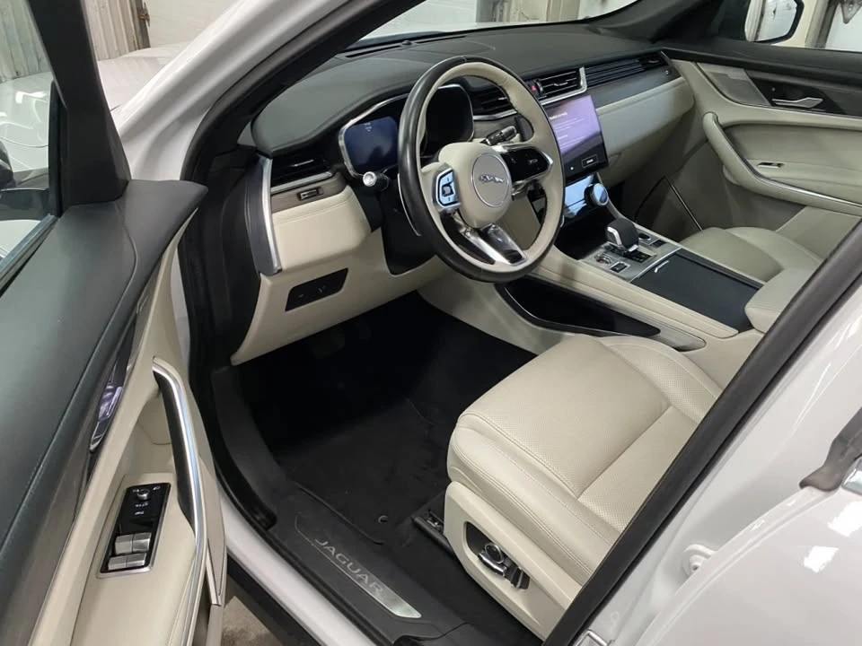 2022 Jaguar F-Pace - Image 11 of 20