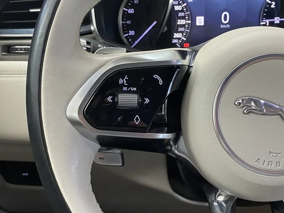2022 Jaguar F-Pace - Image 17 of 20