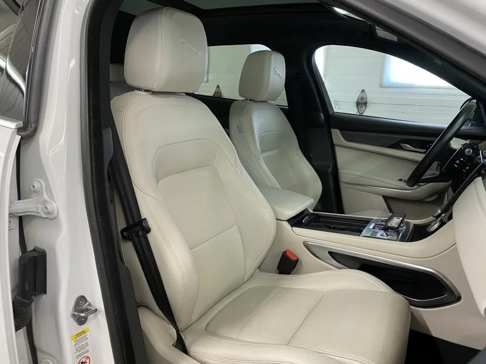 2022 Jaguar F-Pace - Image 14 of 20