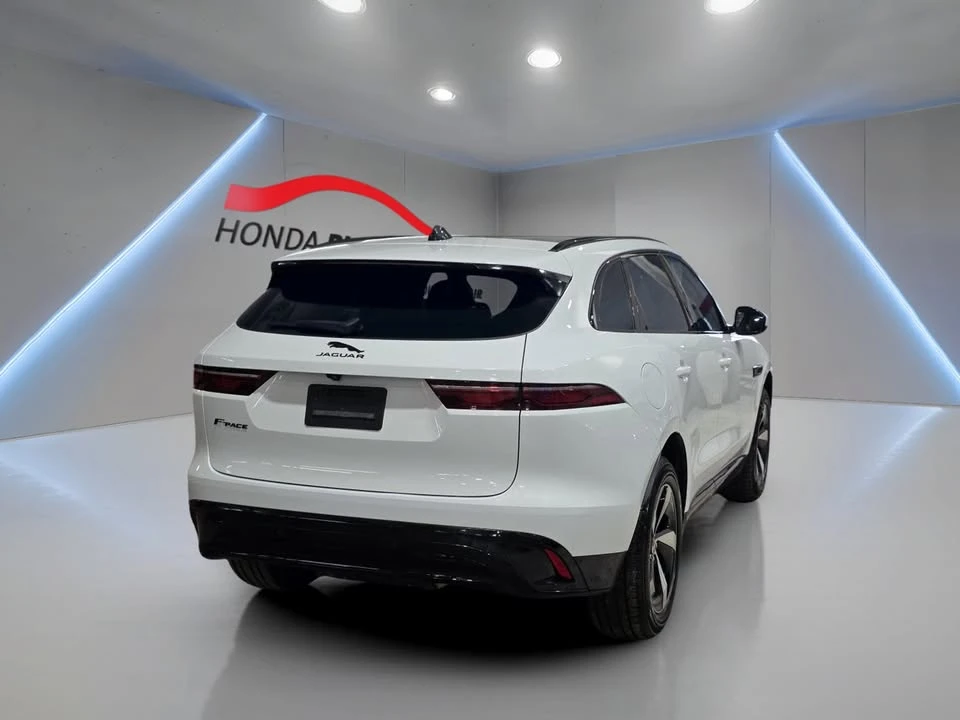 2022 Jaguar F-Pace - Image 6 of 10
