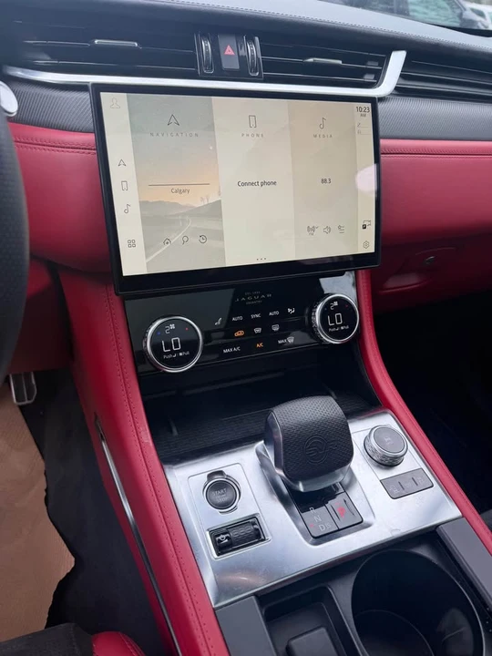 2022 Jaguar F-Pace - Image 5 of 5